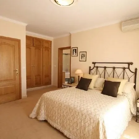 Vale Do Garrao Sleeps 8 Pool Air Con Wifi فيلة كينتا دو لاغو