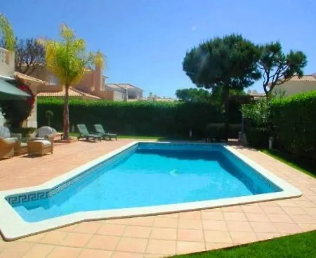 Vale Do Garrao Sleeps 8 Pool Air Con Wifi فيلة كينتا دو لاغو